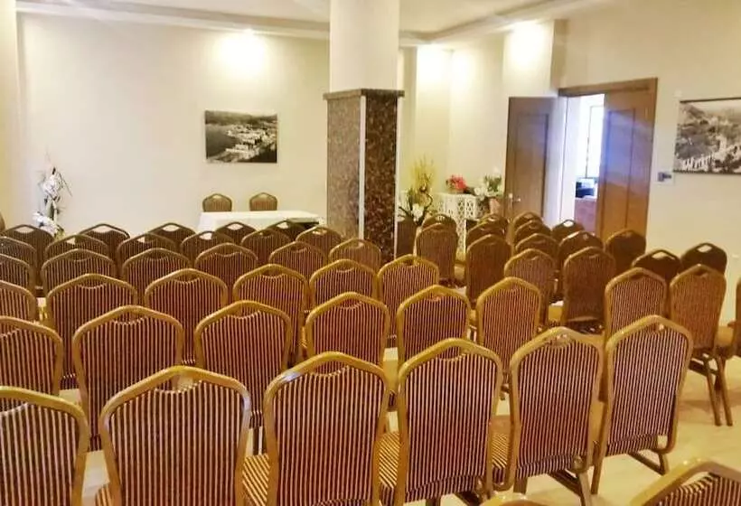 Hotelli Comfort Ada Class