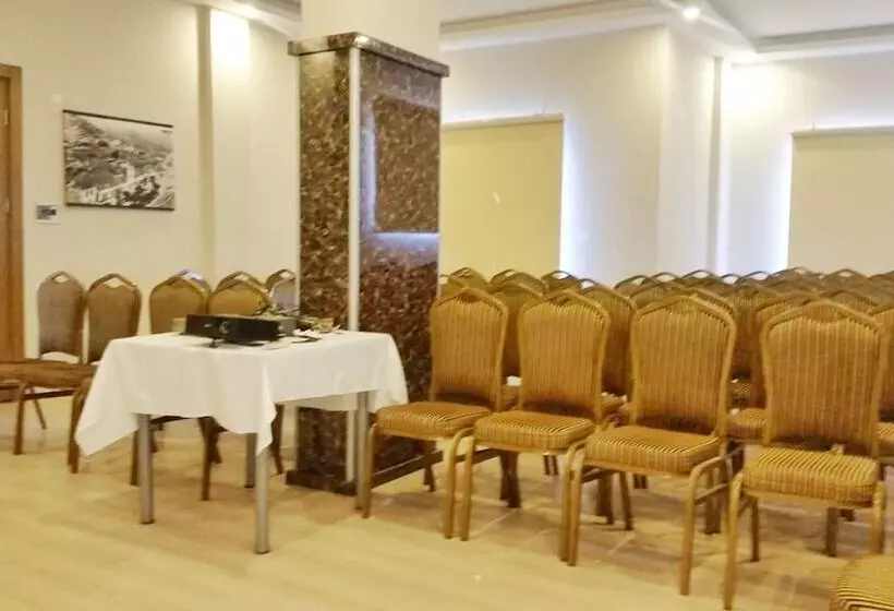 Hotelli Comfort Ada Class