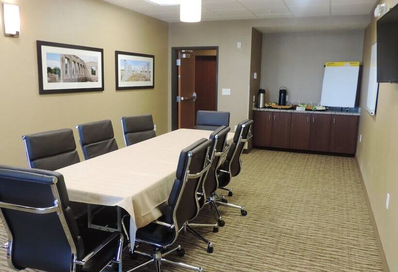 ホテル Heartland Inn And Suites