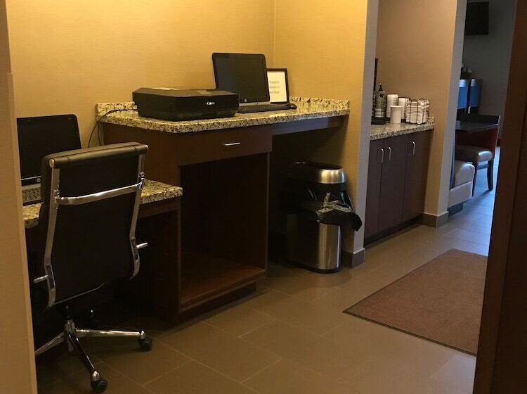 ホテル Heartland Inn And Suites