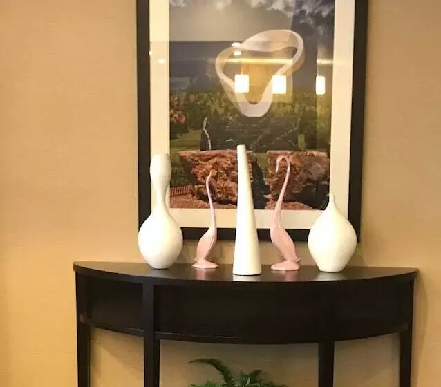 ホテル Heartland Inn And Suites