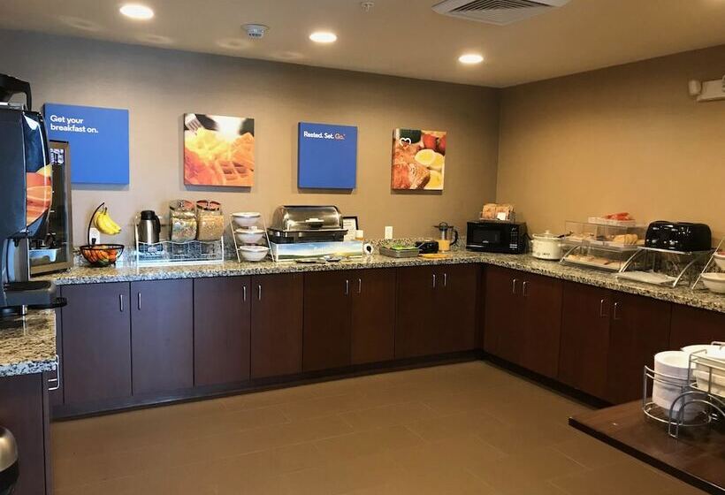 ホテル Heartland Inn And Suites