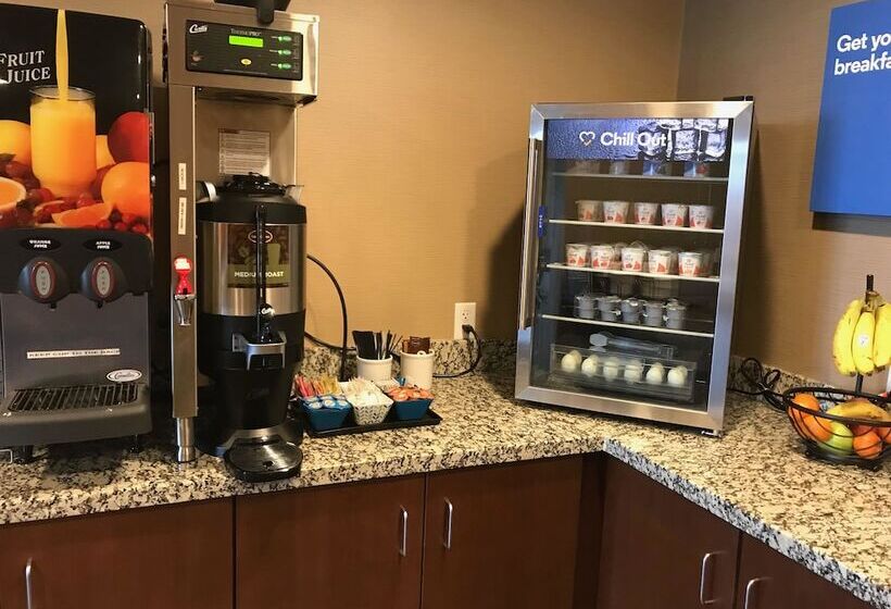 ホテル Heartland Inn And Suites