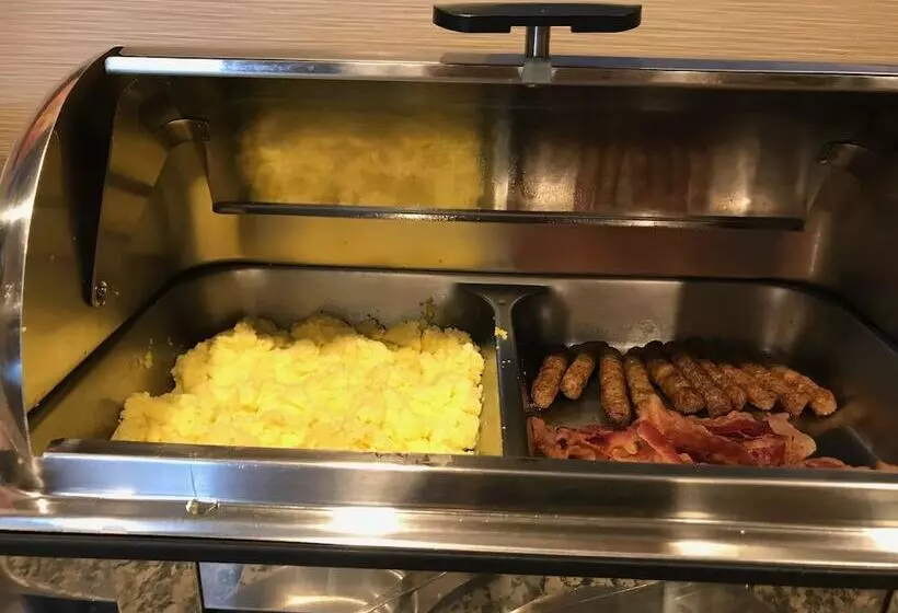 ホテル Heartland Inn And Suites