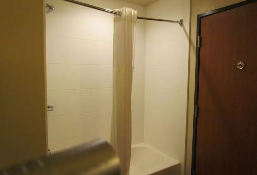 ホテル Heartland Inn And Suites