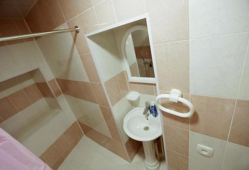 בית מלון כפרי Khurjin