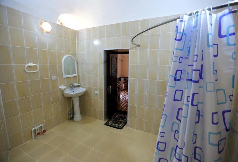 בית מלון כפרי Khurjin