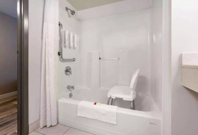 ホテル Super 8 By Wyndham Winnipeg West