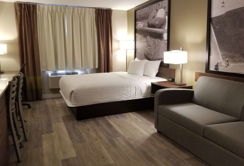 هتل Super 8 By Wyndham Winnipeg West