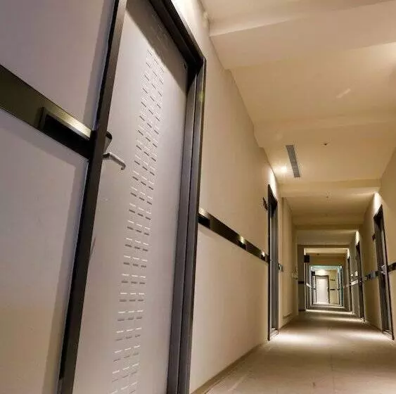 Walker Hotel   Zhengyi