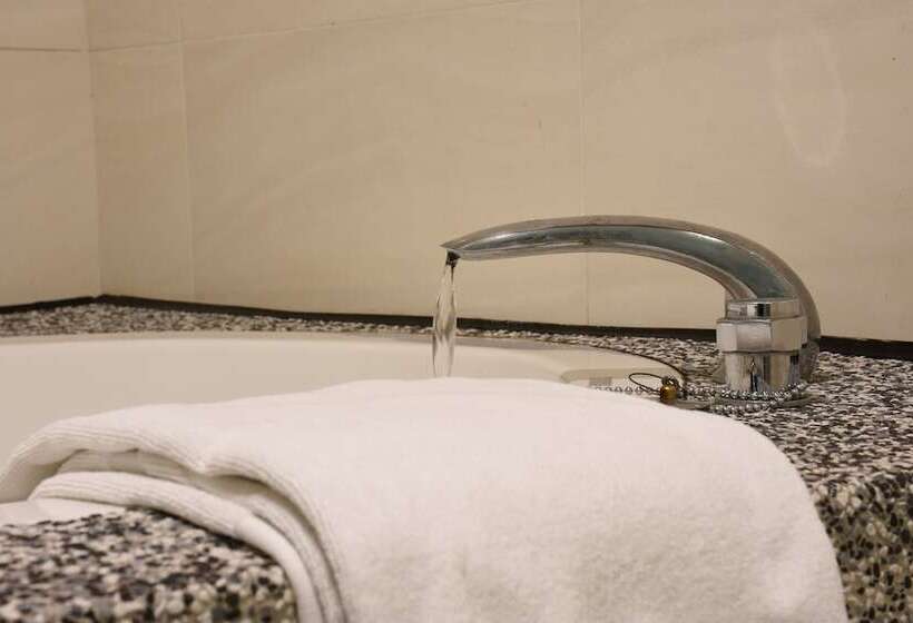 Walker Hotel   Zhengyi