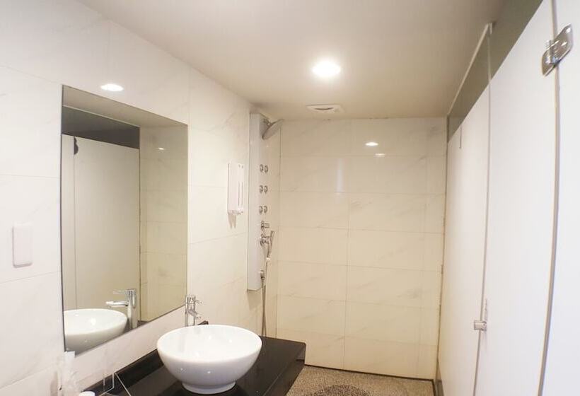 Walker Hotel   Zhengyi