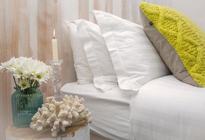 10 Hastings Street Motel