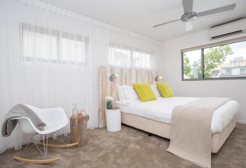 10 Hastings Street Motel