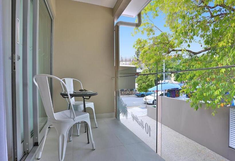 10 Hastings Street Motel