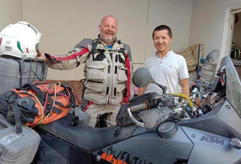 Vandrarhem Guest House Sharq 21