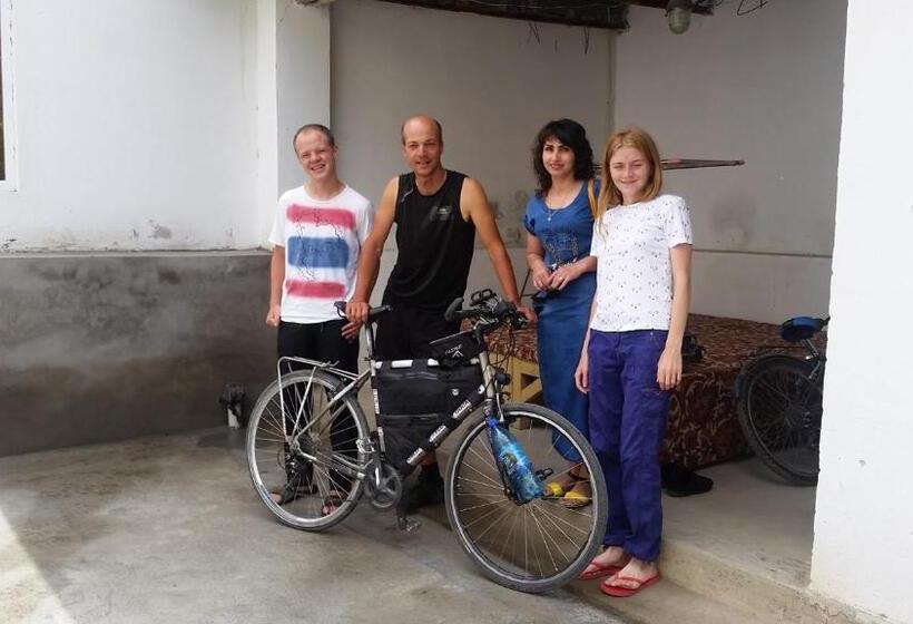 Vandrarhem Guest House Sharq 21