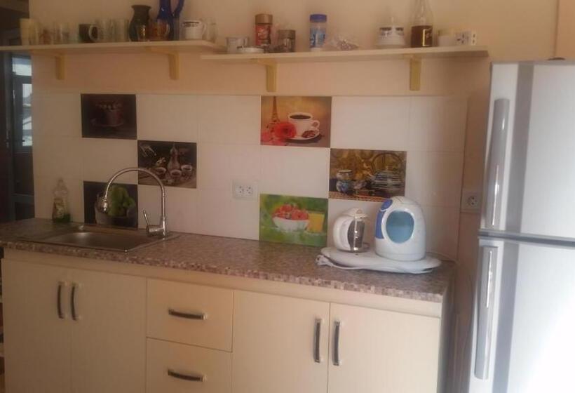 Vandrarhem Guest House Sharq 21