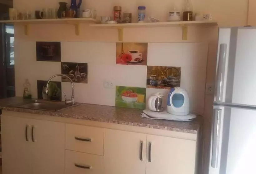 هاستل Guest House Sharq 21