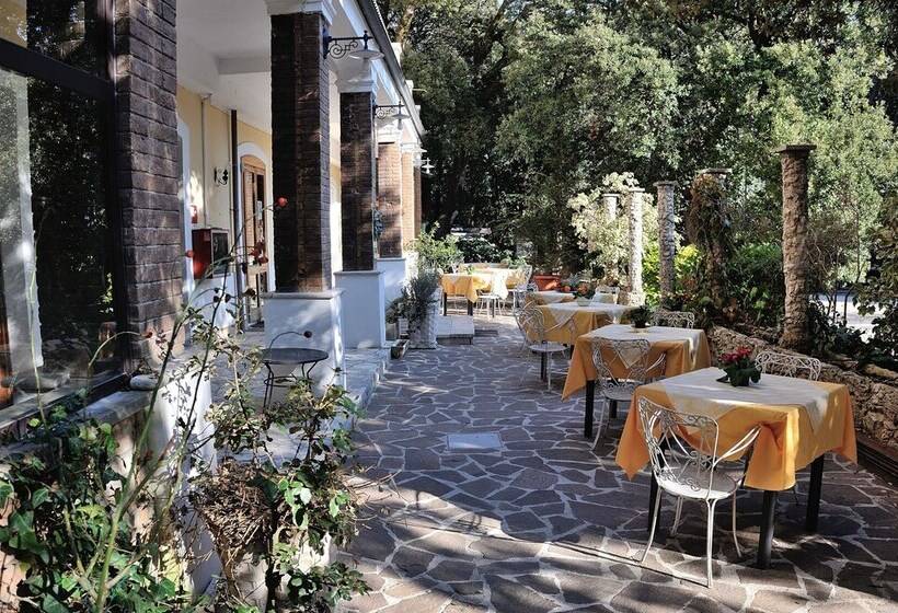 ホテル Albergo Ristorante Ferretti