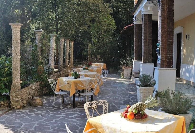 ホテル Albergo Ristorante Ferretti