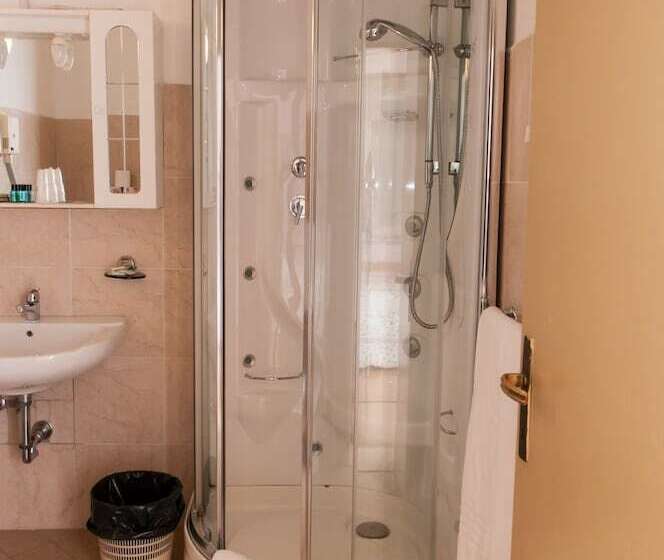 ホテル Albergo Ristorante Ferretti