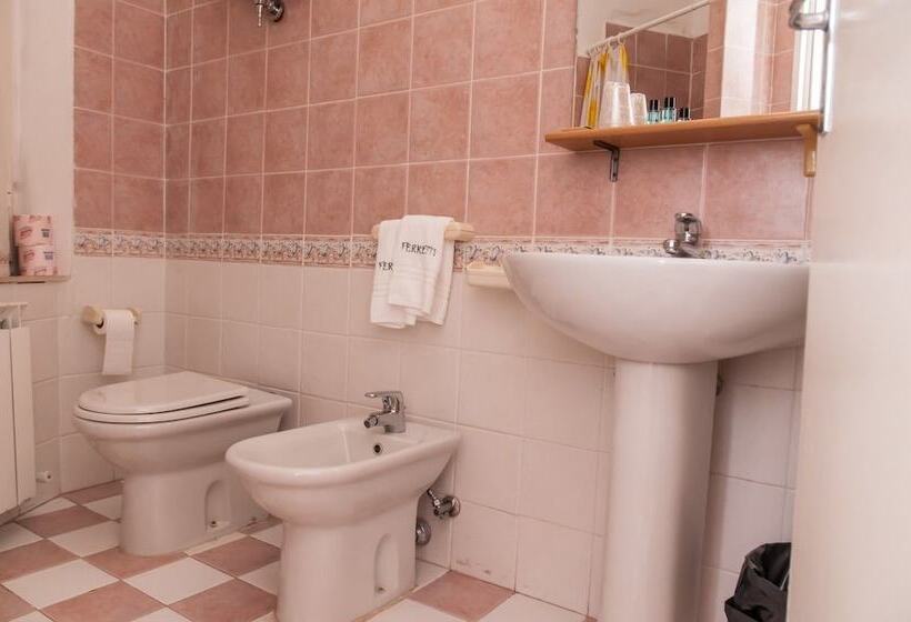 ホテル Albergo Ristorante Ferretti