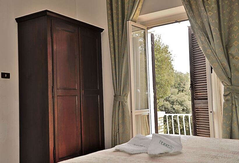 ホテル Albergo Ristorante Ferretti