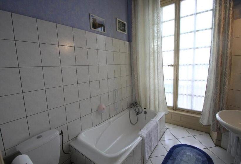 فندق Chateau De Vouilly