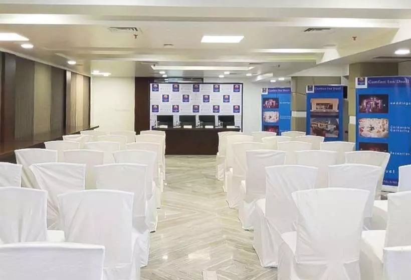 ホテル Comfort Inn Donil Vadodara