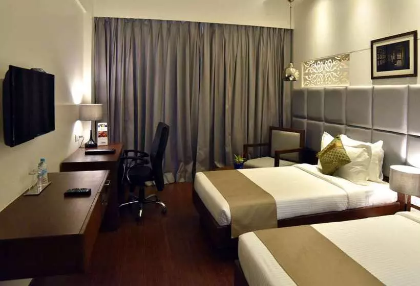 ホテル Comfort Inn Donil Vadodara