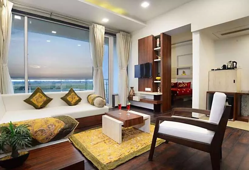 ホテル Comfort Inn Donil Vadodara