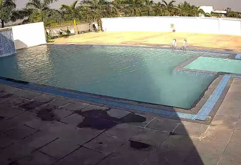 ホテル Comfort Inn Donil Vadodara