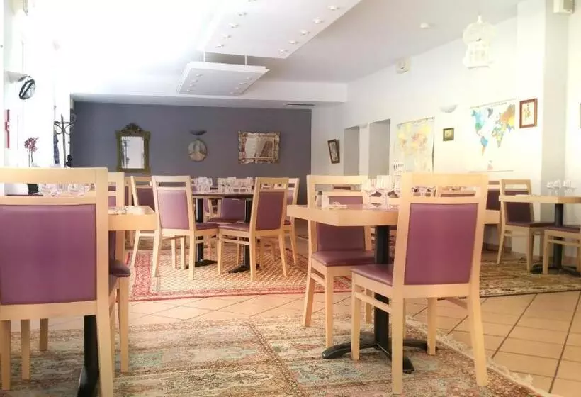 ホテル Logis Hôtel Du Commerce