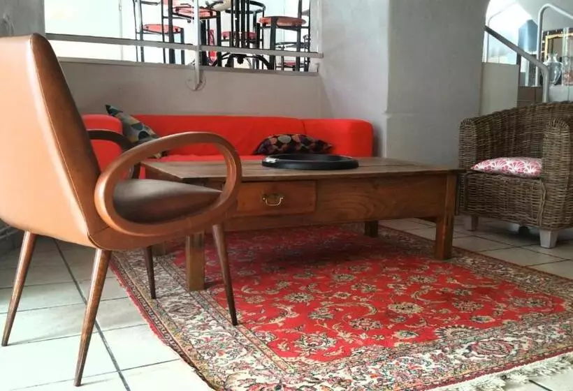 ホテル Logis Hôtel Du Commerce