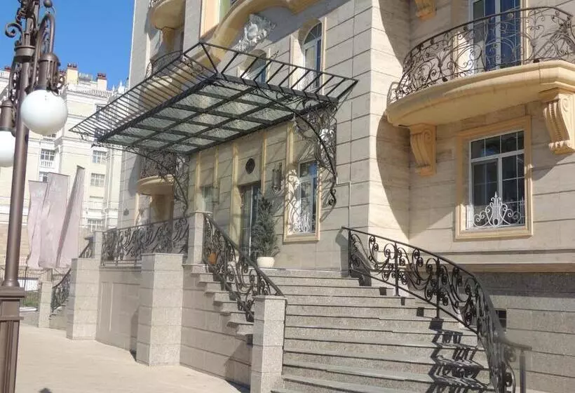 هتل Monaco