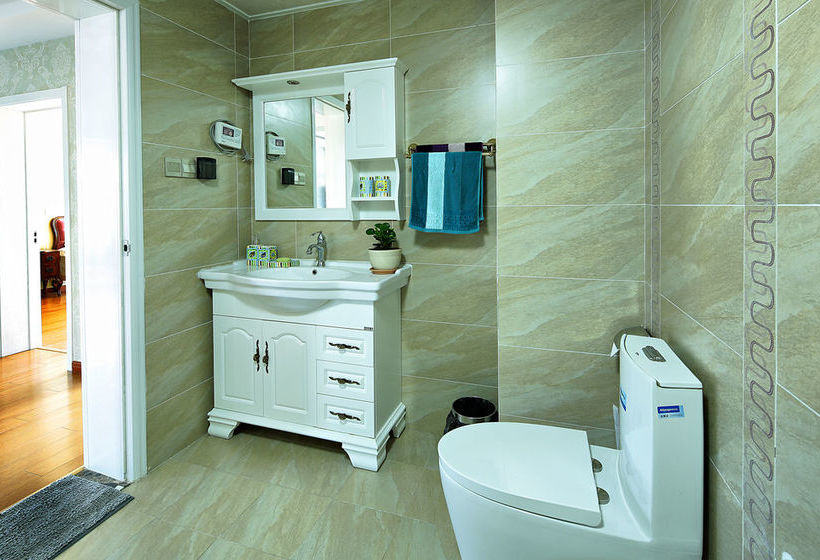 Отель Qingdao Oceanside & Resort