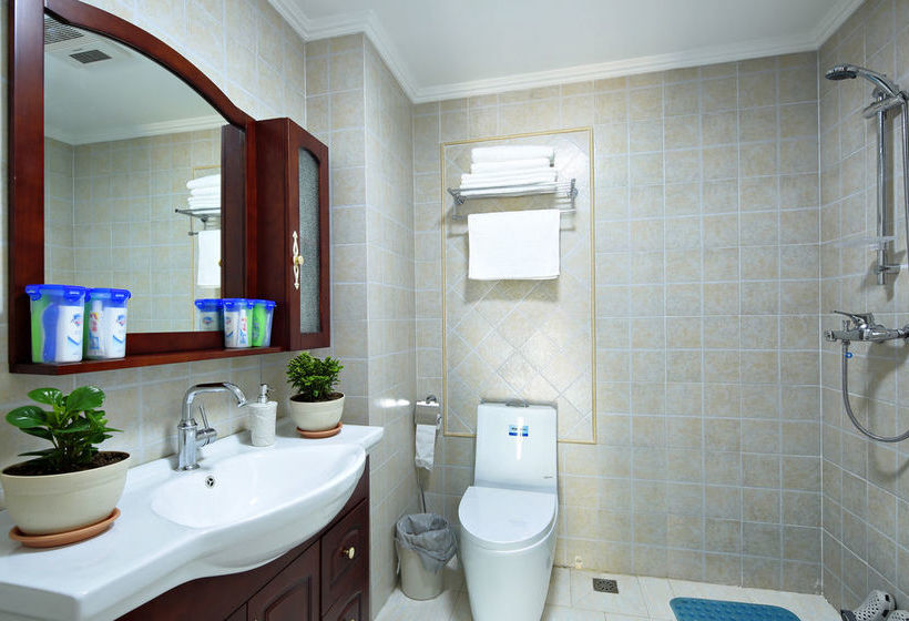 Отель Qingdao Oceanside & Resort