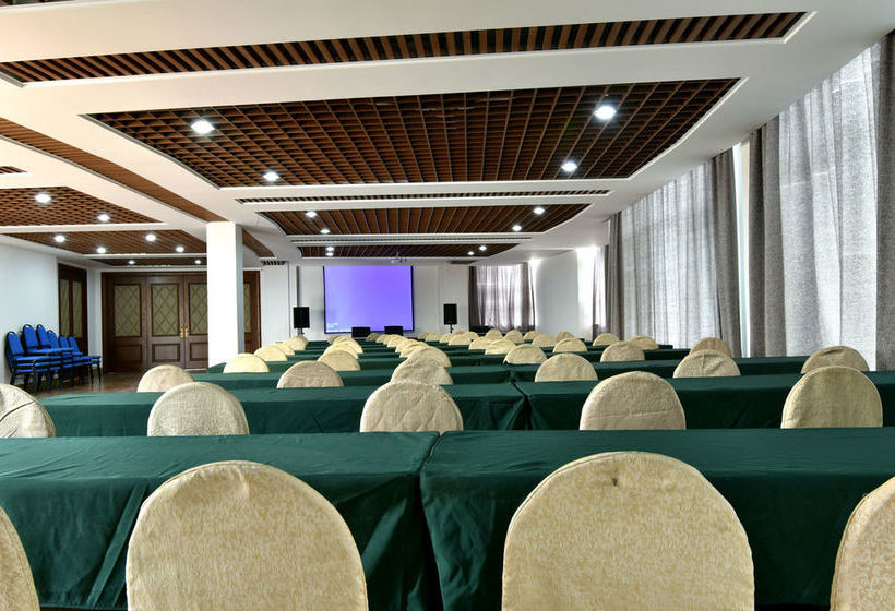 Отель Qingdao Oceanside & Resort