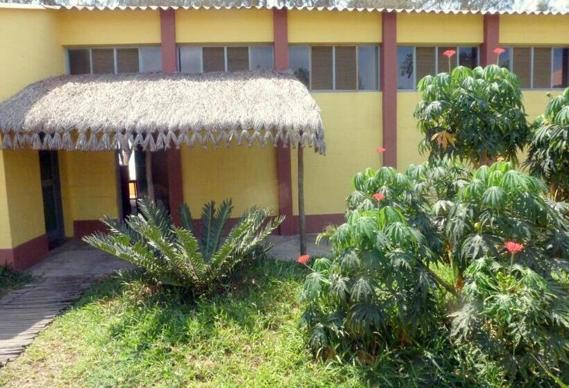 Pariango Beach Motel