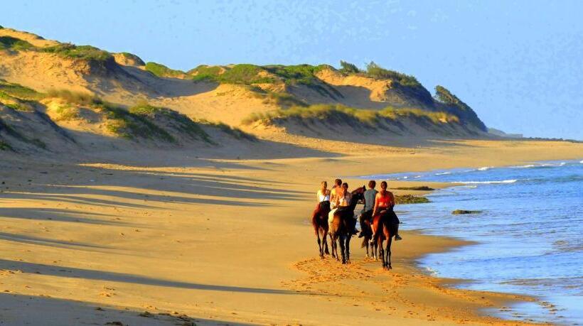 Pariango Beach Motel