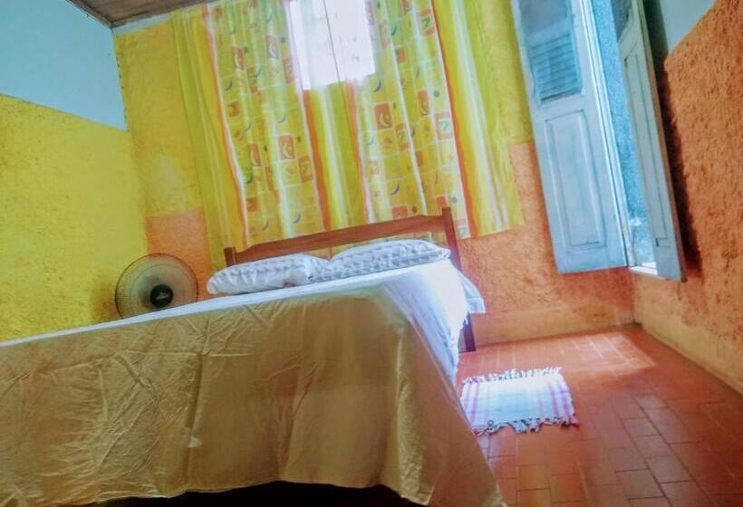 Praieiro Hostel Albergue