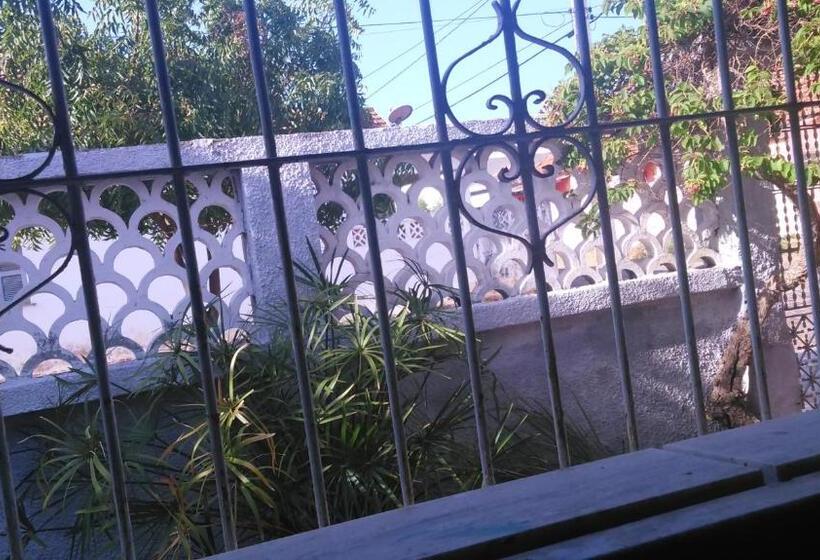 Praieiro Hostel Albergue