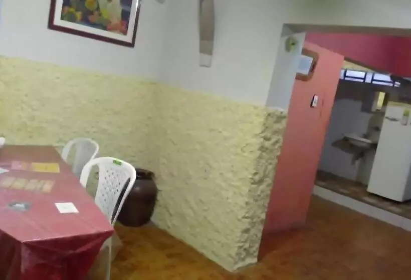 Praieiro Hostel Albergue