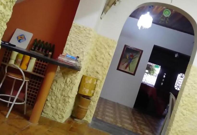 Praieiro Hostel Albergue