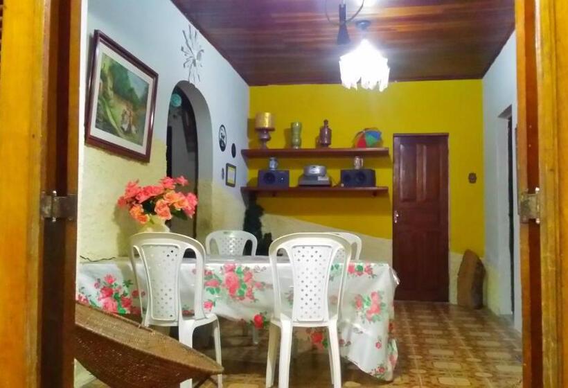 Praieiro Hostel Albergue