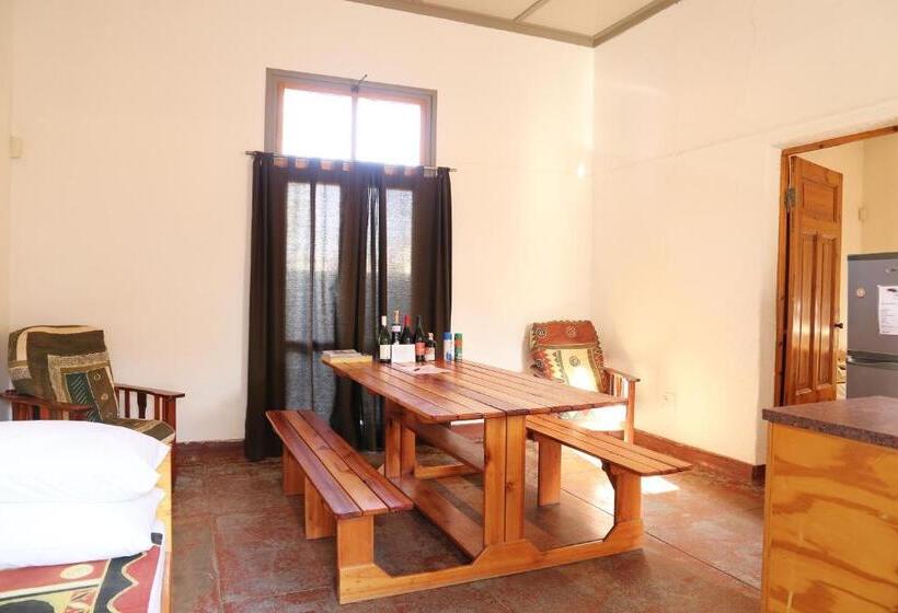 تختخواب و صبحانه Evening Shade