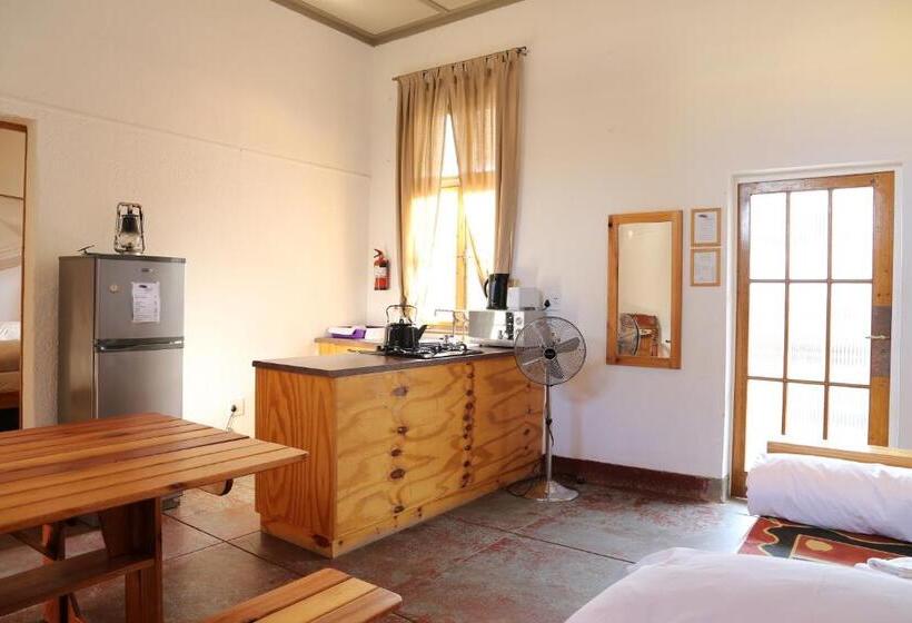 تختخواب و صبحانه Evening Shade