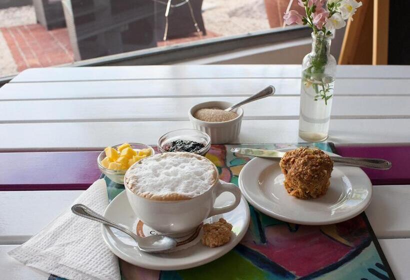 تختخواب و صبحانه Evening Shade