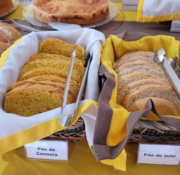 簡易ホテル Pousada Casa Amarela